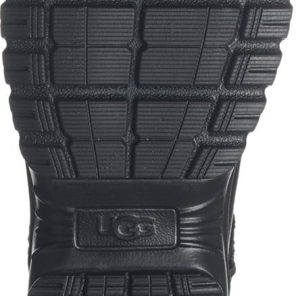 UGG Yose Fluff V2 Waterproof Snow Boots Women’s 7 Black❄️❄️❄️ - Picture 5 of 11